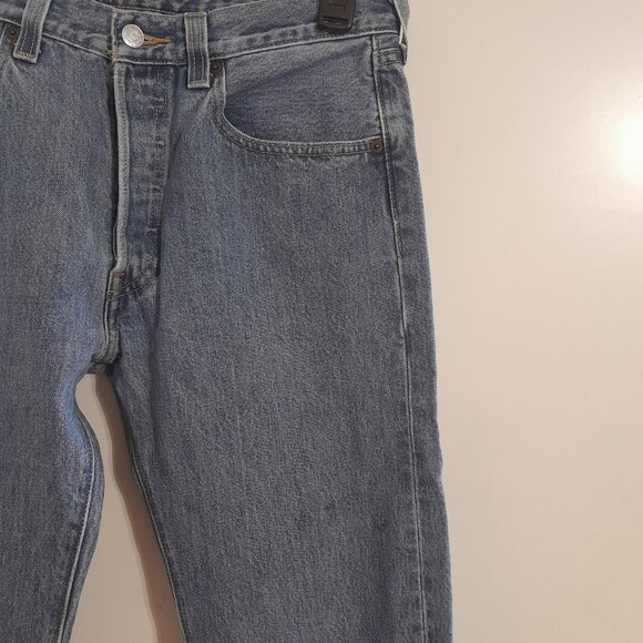Vintage LEVI'S Straight Leg 501's Button-Fly Men's Jeans 32x34 - Picture 4 of 7